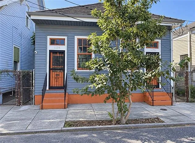 2 bed, 1.0 bath, 885 sqft, $1,300 — Photo 1