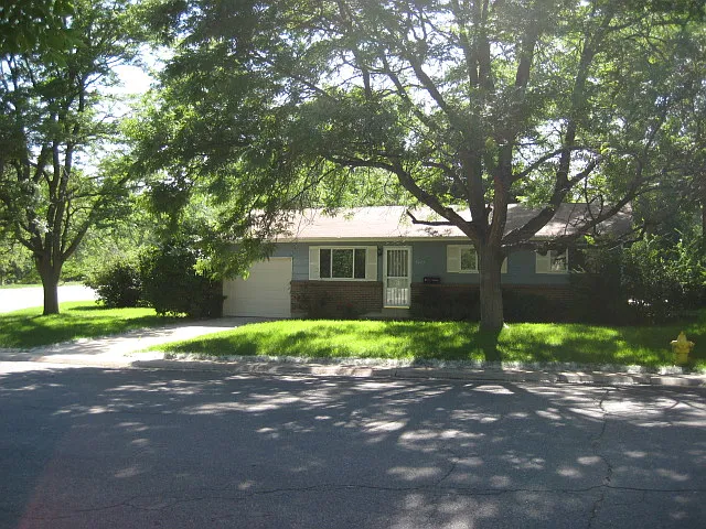 6023 Balsam St — Photo 9