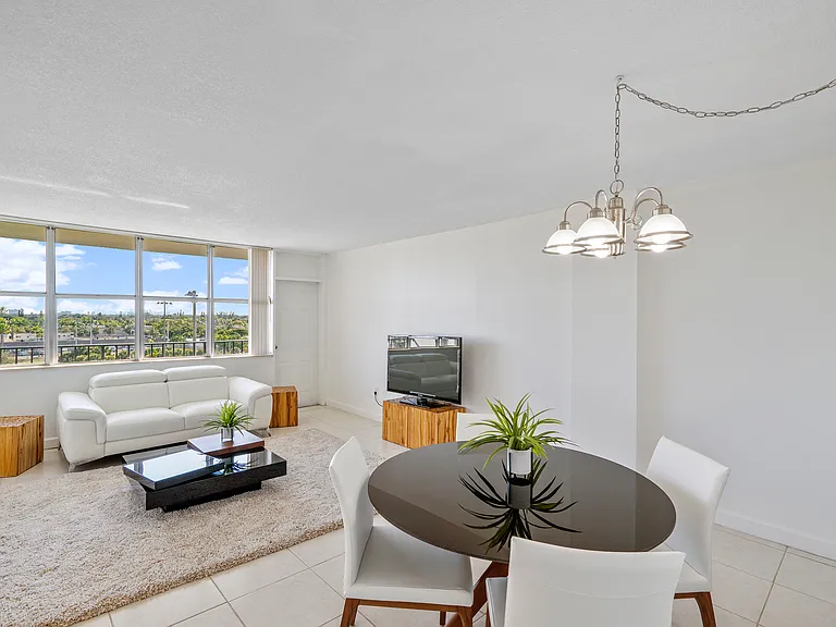 1 Bed 1.5 Bath Model Unit