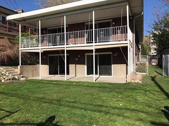This is the walkout bottom unit