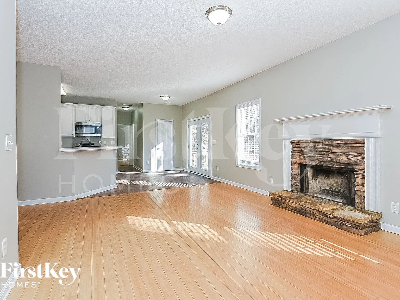 4 bed, 3.0 bath, 2376 sqft, $2,850 — Photo 3
