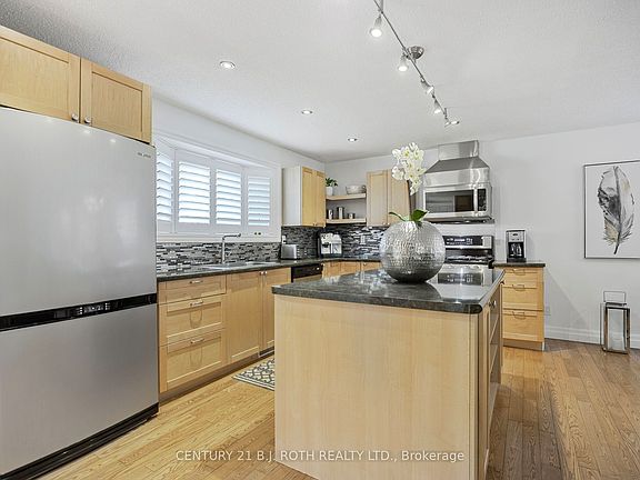 5th image of 10 Allen Dr N