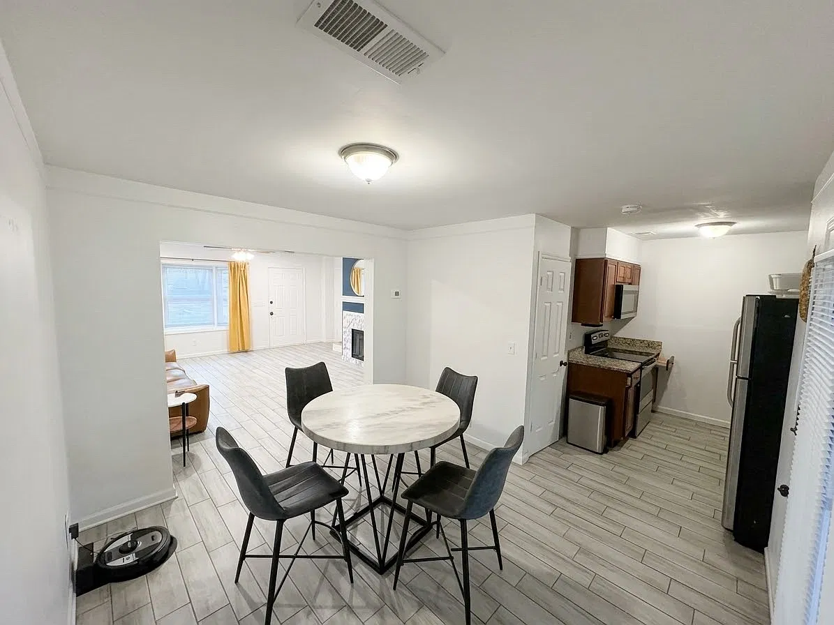 2 bed, 2.5 bath, 1240 sqft, $1,650 — Photo 1