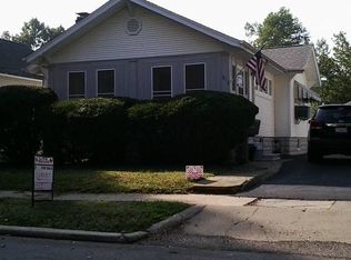 816 E Elm St, Taylorville, IL 62568