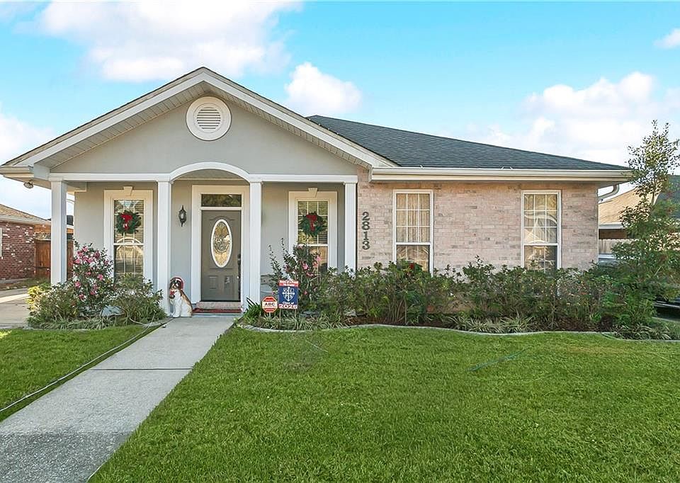 1st image of 2813 Meadow Dr