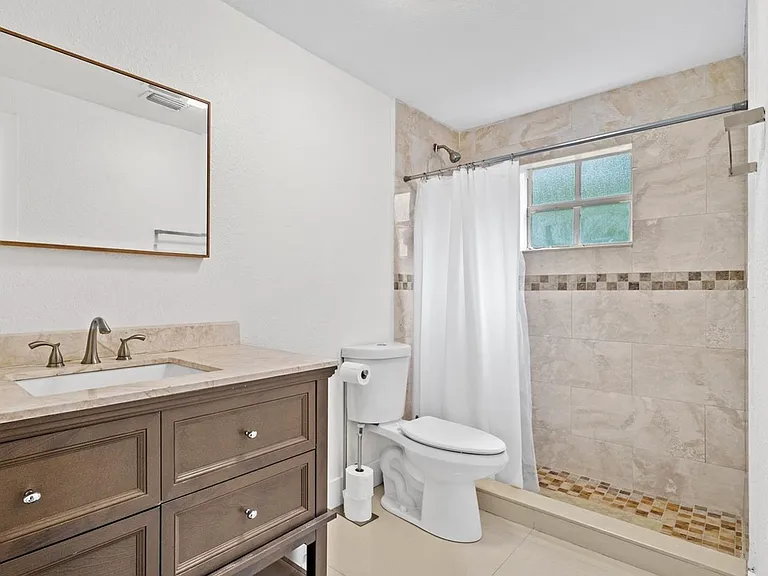 4455 SW 10th St #SFH — Photo 11