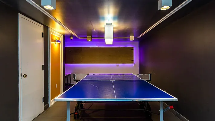 Rented by Nooklyn NYC LLC | media 10