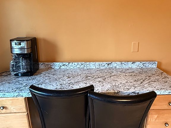 4th image of 313 N Evans St Floor 2