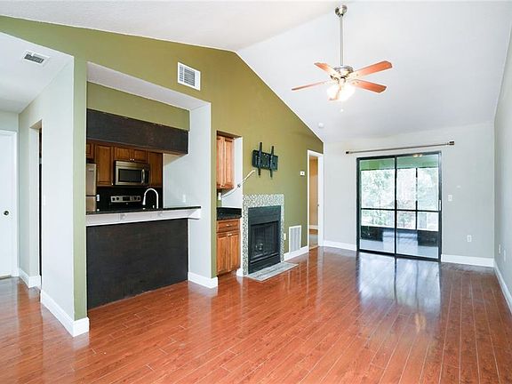 4th image of 556 Breckenridge 210 Vlg