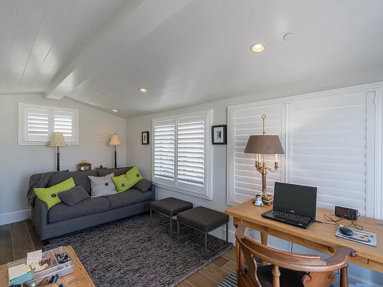 217 Coral Ave — Photo 31