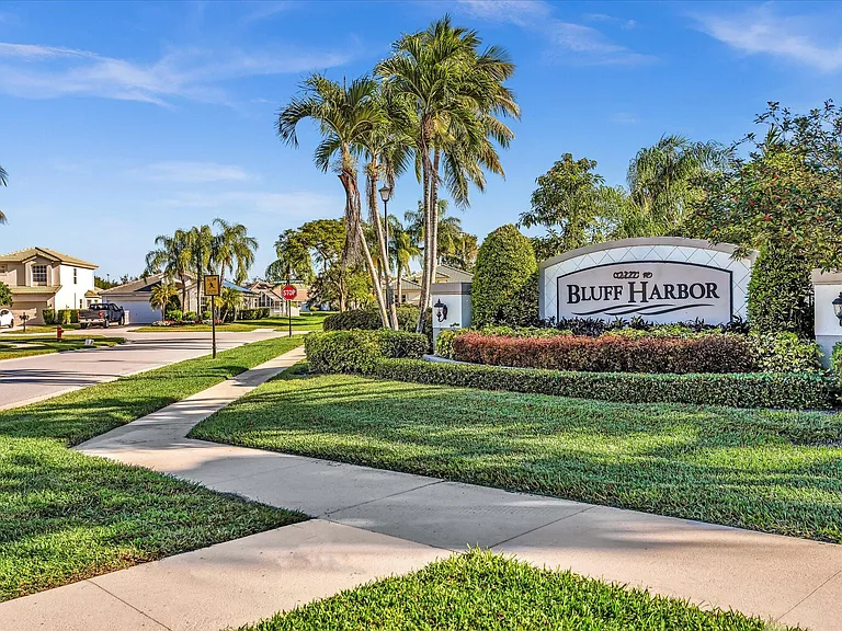4194 Bluff Harbor Way — Photo 4