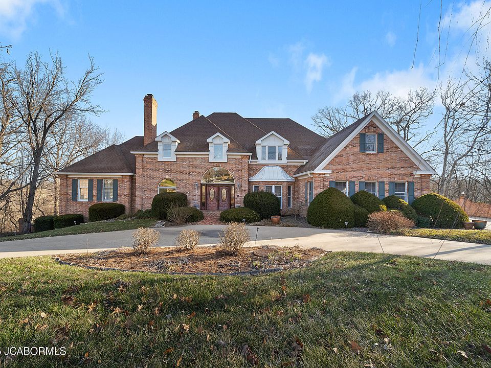 1st image of 200 Burke Pl