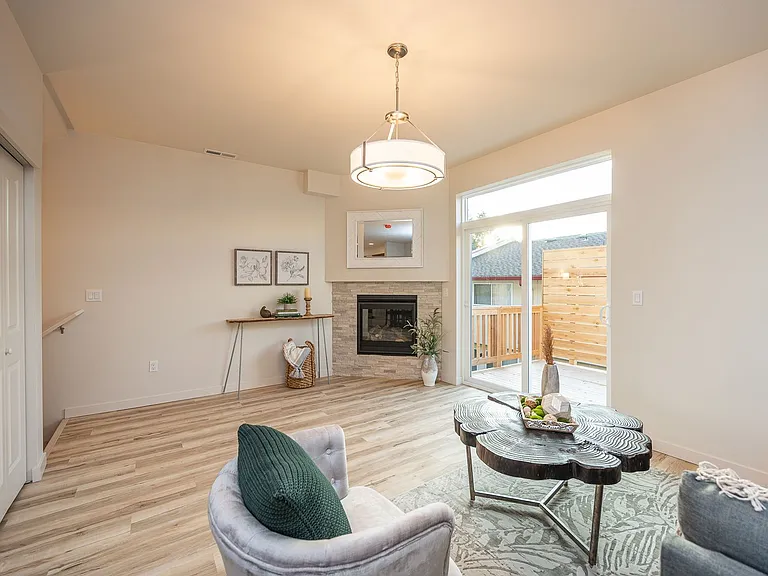 334 9th Ave SE #B-7 — Photo 5
