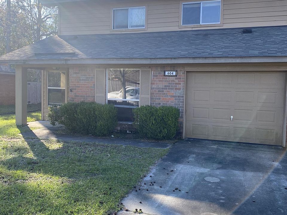 1st image of 604 Carrier Dr
