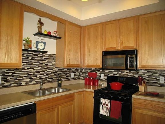 5th image of 47 Greenhedge Cir