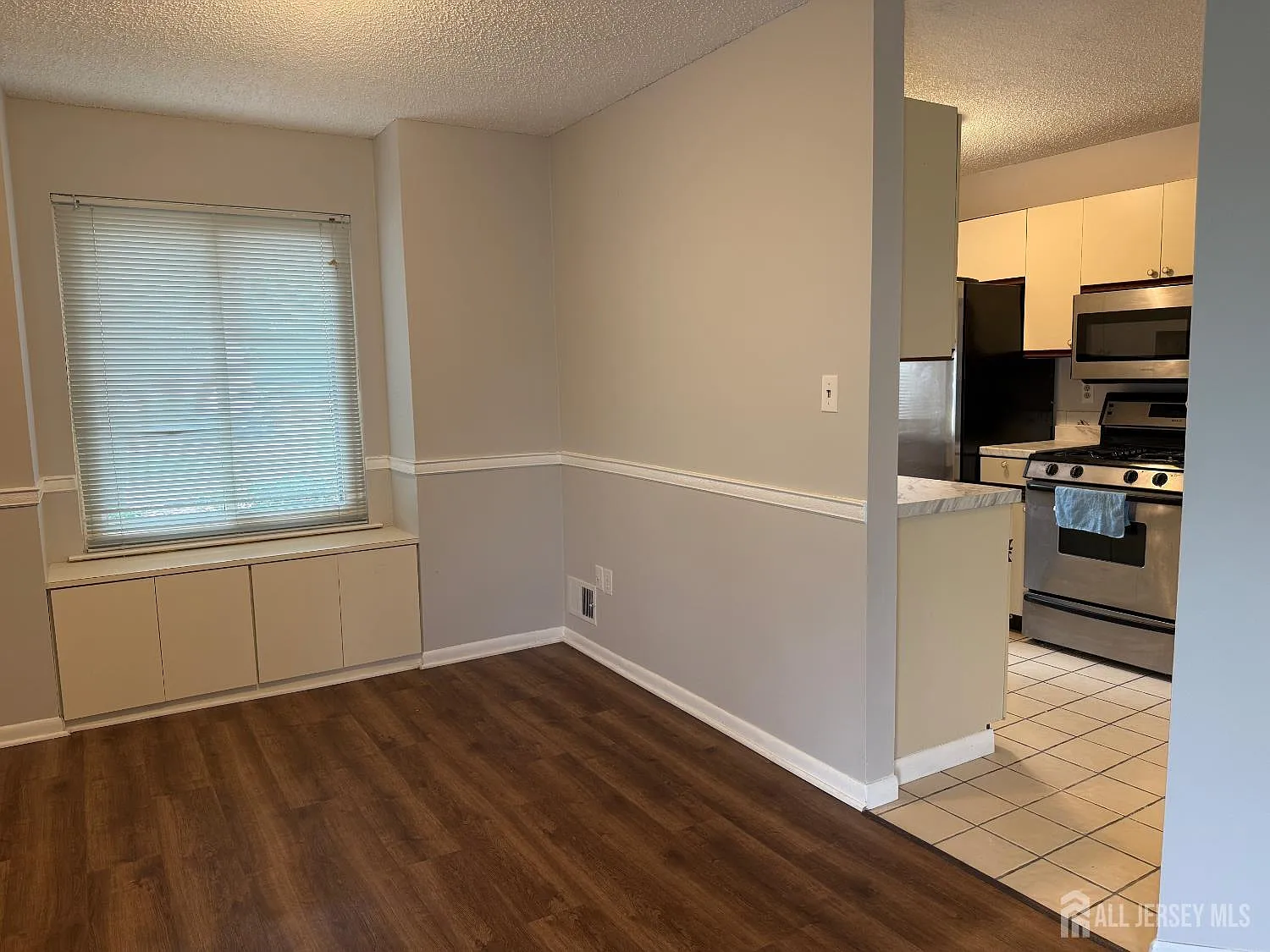 2 bed, 1.0 bath, 1039 sqft, $2,500 — Photo 4