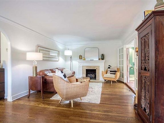 4th image of 4815 Fairmount Ave