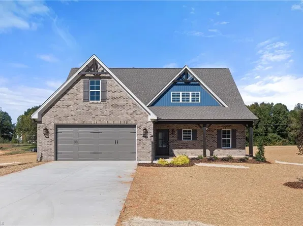 131 Canton Dr, Lexington, NC 27295
