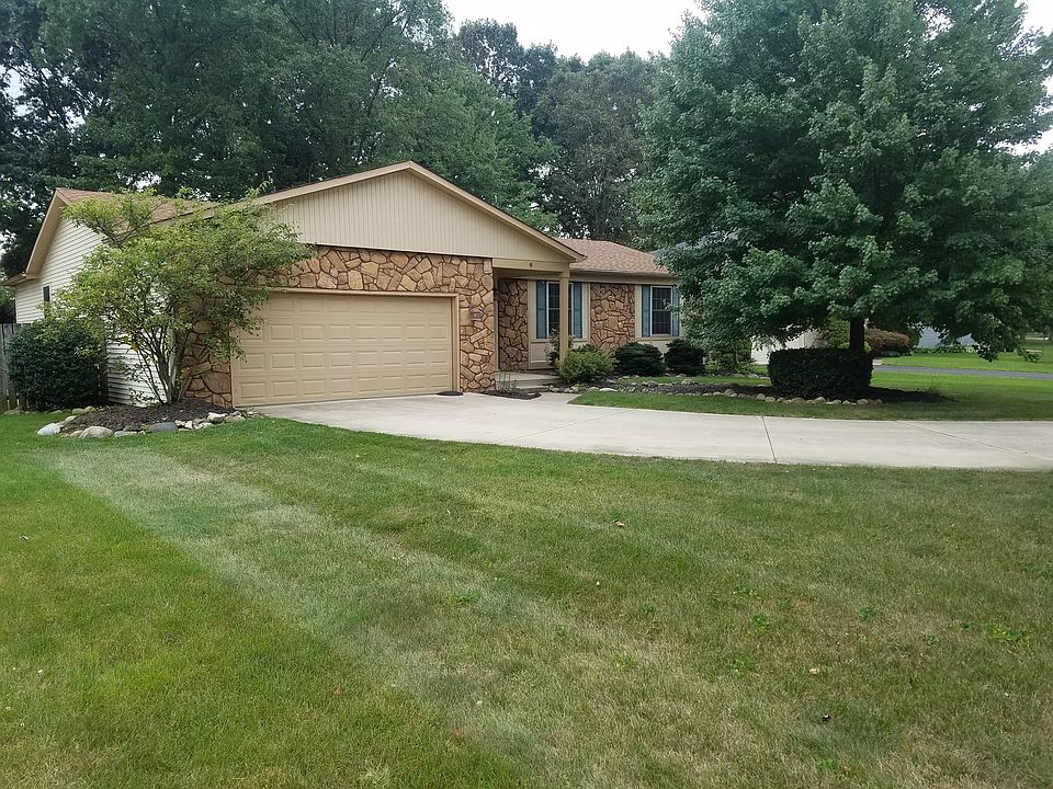1st image of 6 Donmac Dr