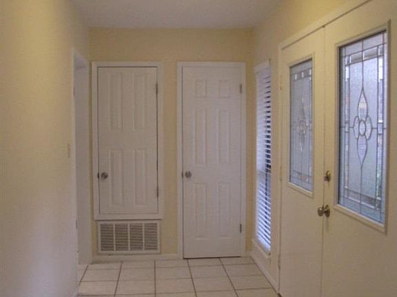 3rd image of 4235 Monteigne Dr