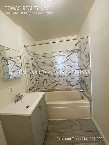 506 S Broadway Photo 1