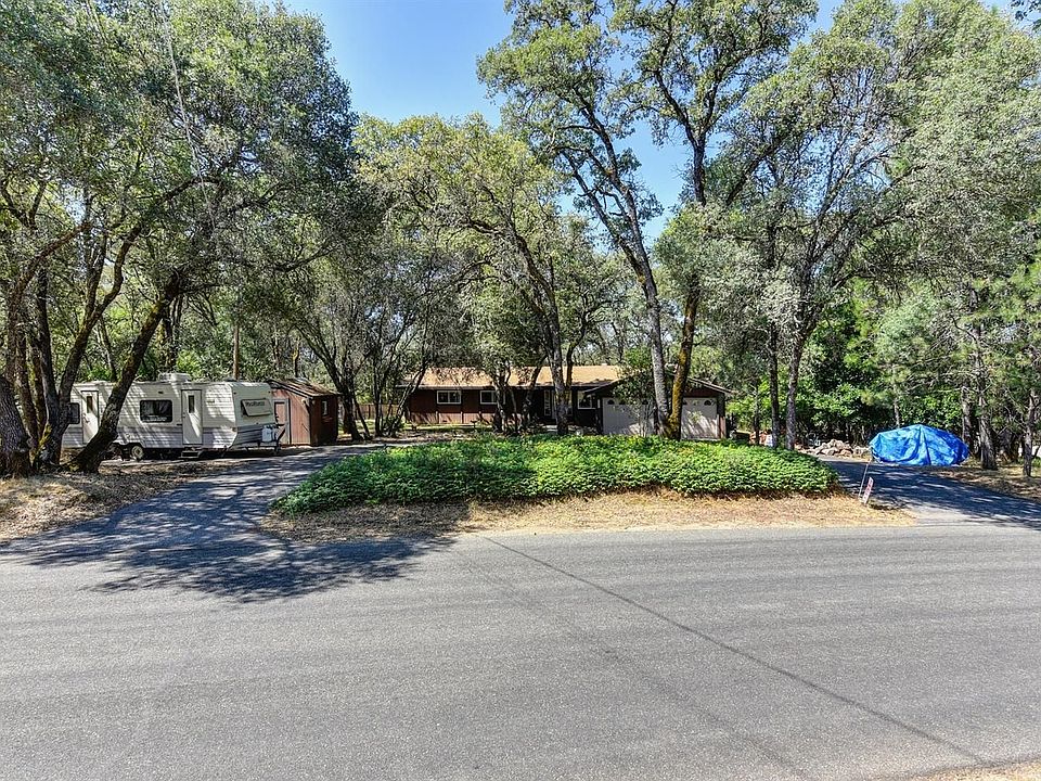 1st image of 4184 Helen Ln