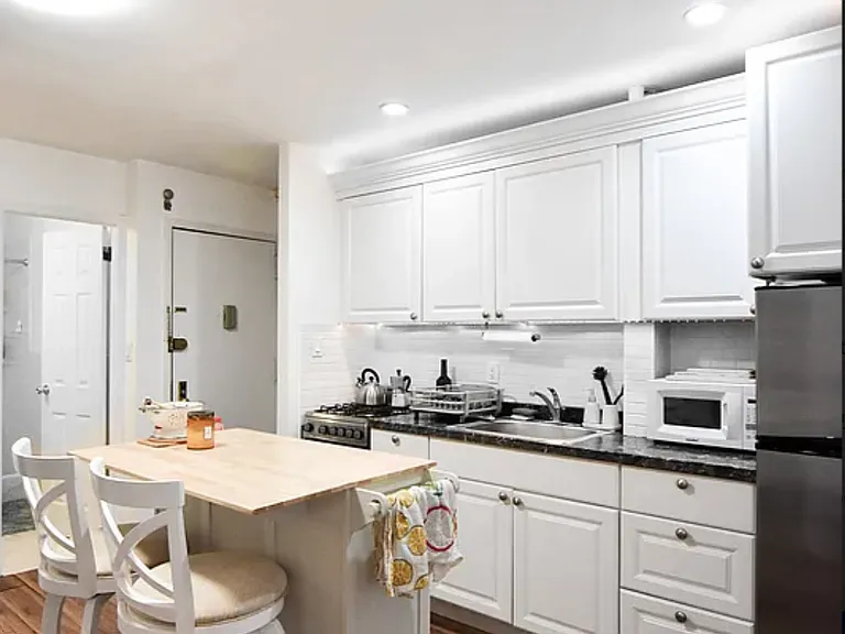 209 Bedford Ave #8 — Photo 6