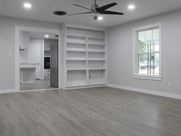 3rd image of 807 Depot St