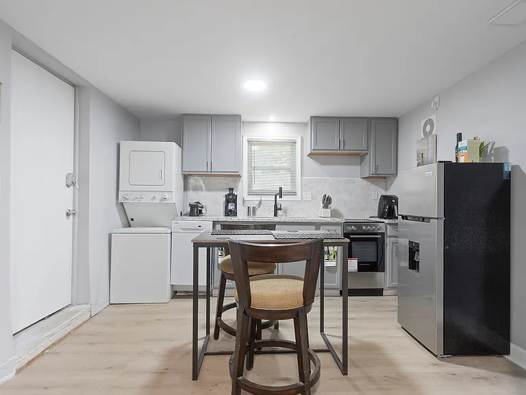 W Lake Ave NW — Photo 2