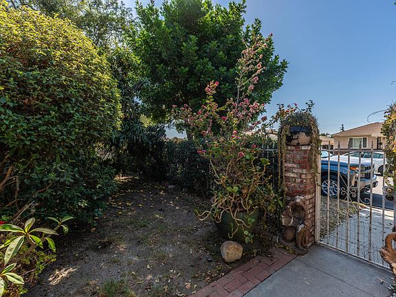 4th image of 10435 Asher St