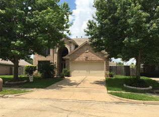 514 Jays Ln, Stafford, TX 77477