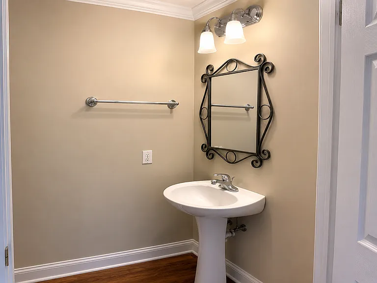 212 Jefferson Pl — Photo 8