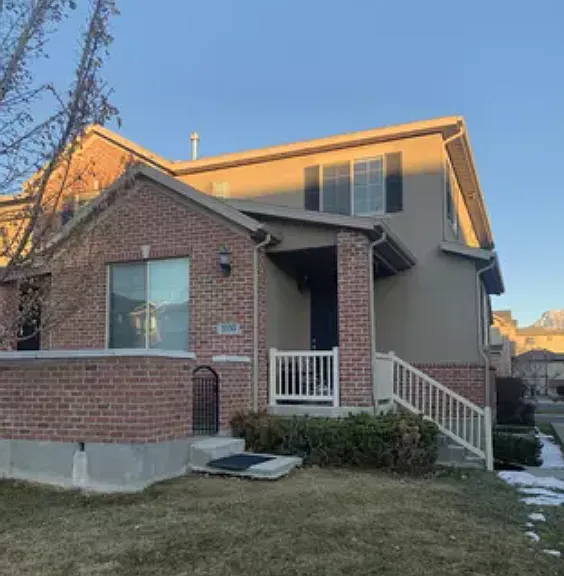 413 E Clubview Ln — Photo 1