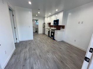 23532 Collins St #1/2, Woodland Hills, CA 91367