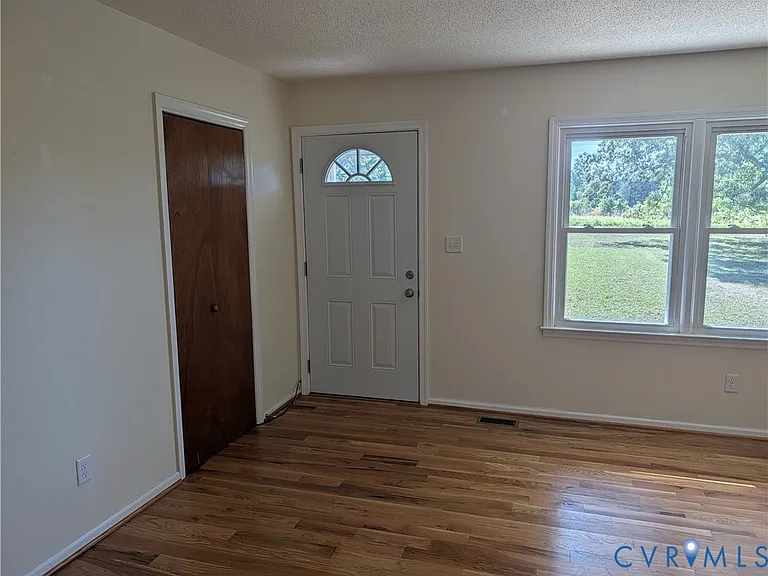 23421 Courthouse Rd — Photo 2