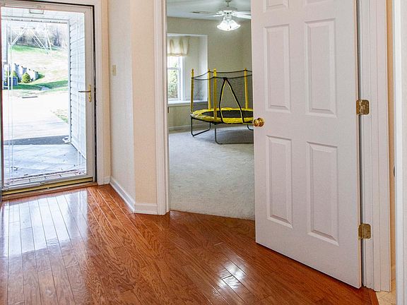3rd image of 564 Brookshire Way