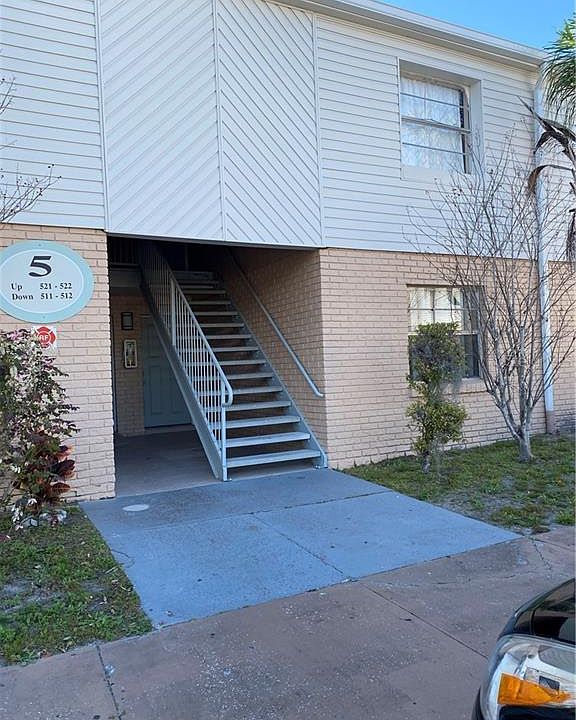 1st image of 7210 N Manhattan Ave APT 512