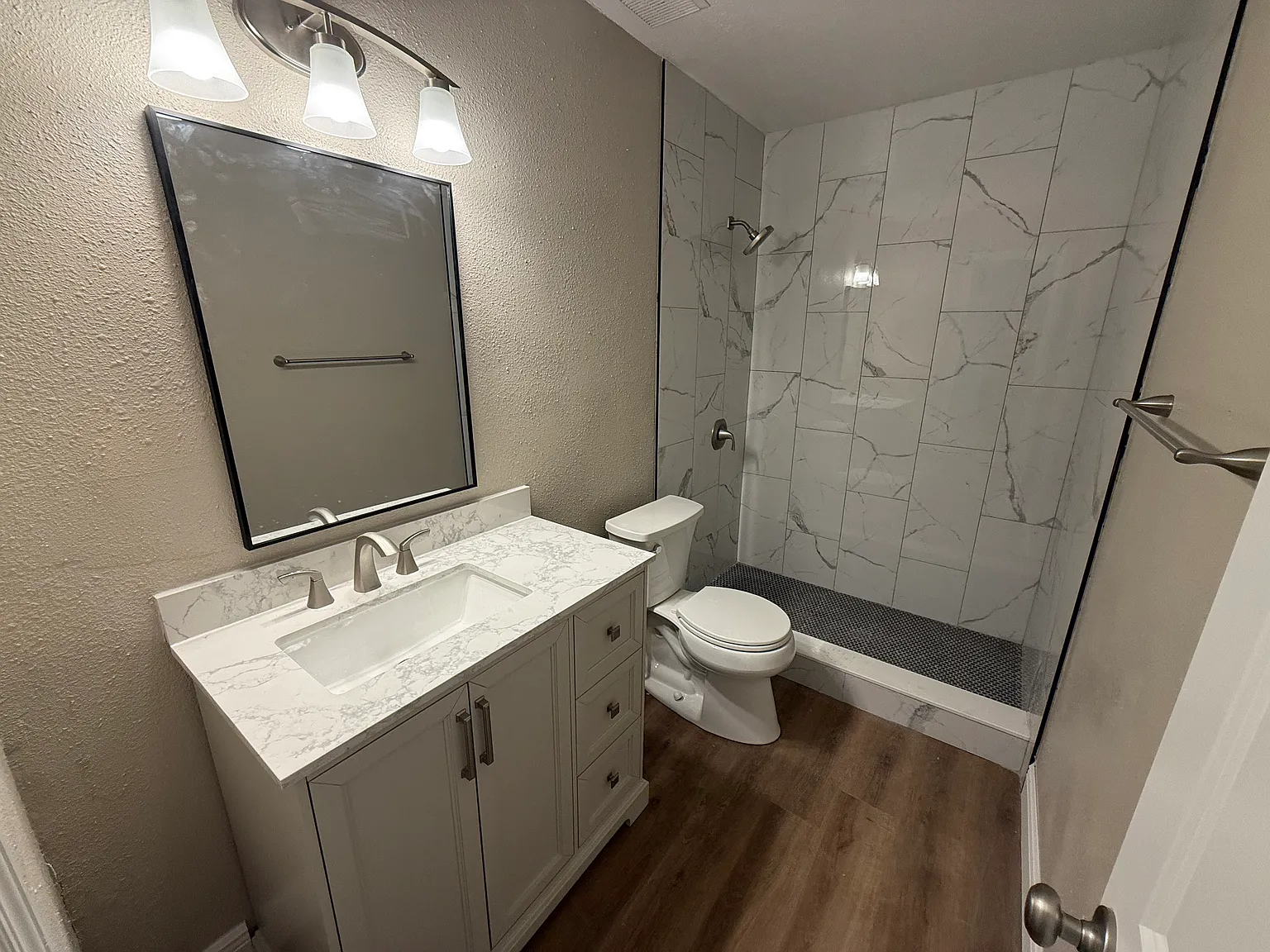 2 bed, 900 sqft, $1,300 — Photo 4