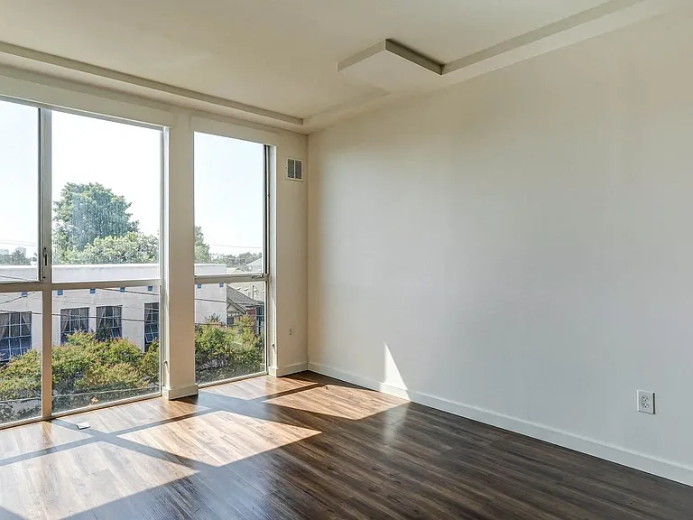 4801 Shattuck — Photo 38