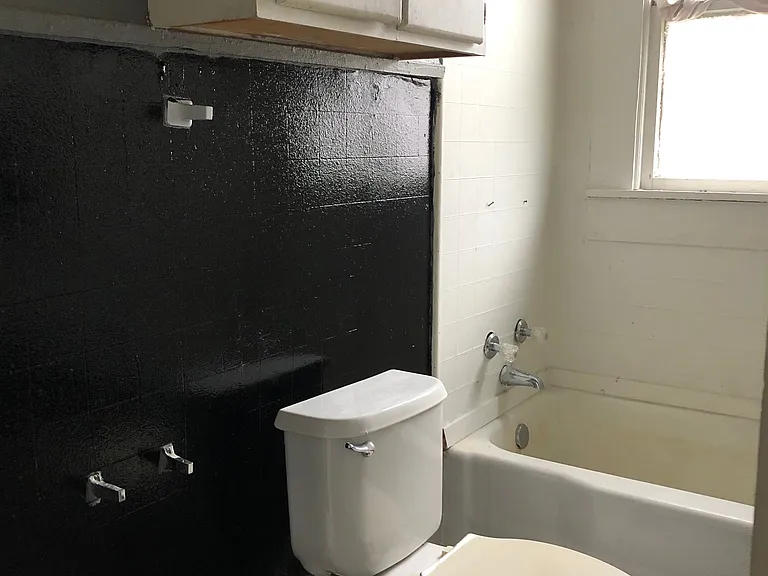 220 Drew Ave — Photo 3