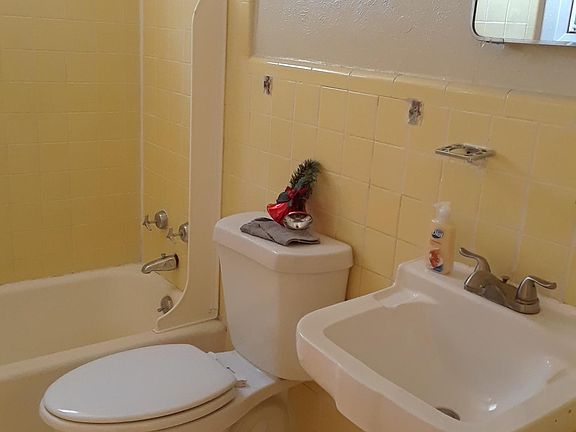 5th image of 5203 Gaston Ave APT 218