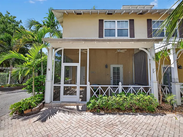 1214 W Las Olas Blvd — Photo 2