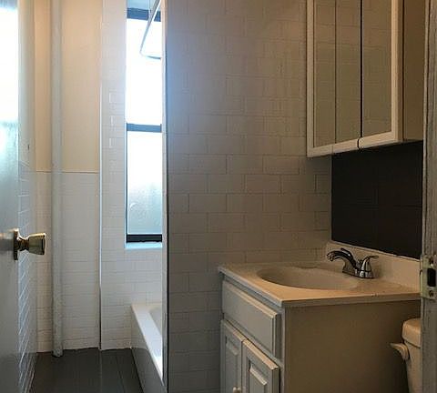 4th image of 437 Kingston Ave APT D4