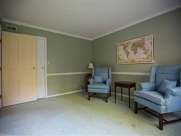 2nd image of 1740 W North Shore Dr