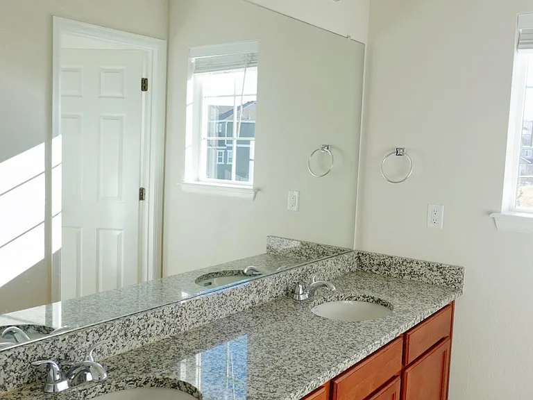 1073 White Leaf Cir — Photo 11