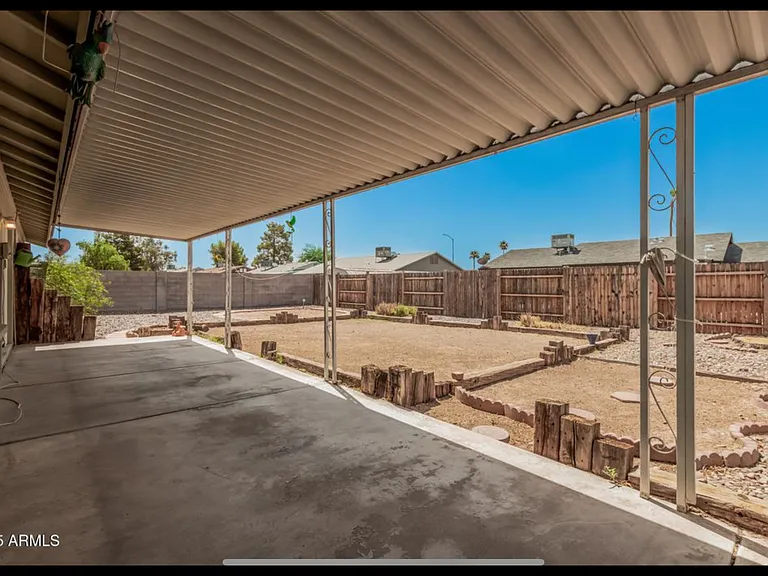 2447 E Holmes Ave — Photo 4