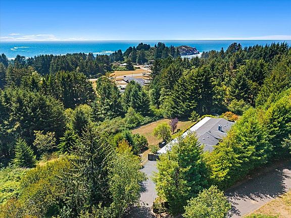 3rd image of 150 Ocean Heights Way