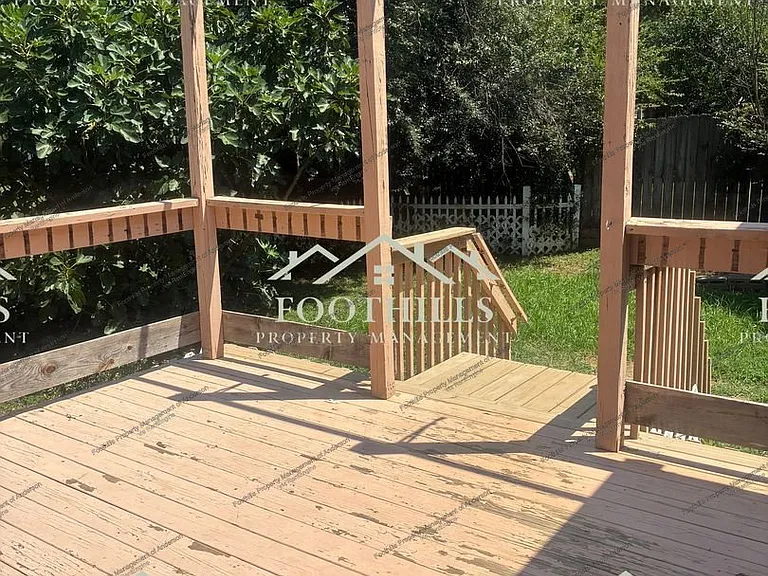 1003 Ravenswood Dr — Photo 15