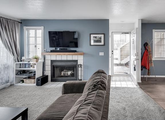 2nd image of 1470 E Foxboro Dr #1