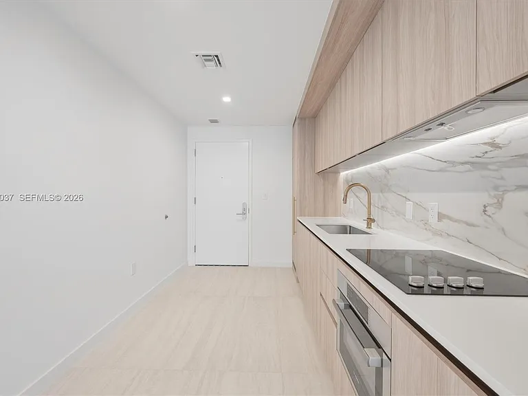 77 SE 5th St #2614 — Photo 7